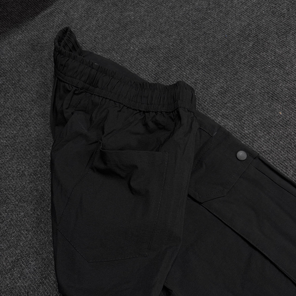 NIKE CARGO TRACK