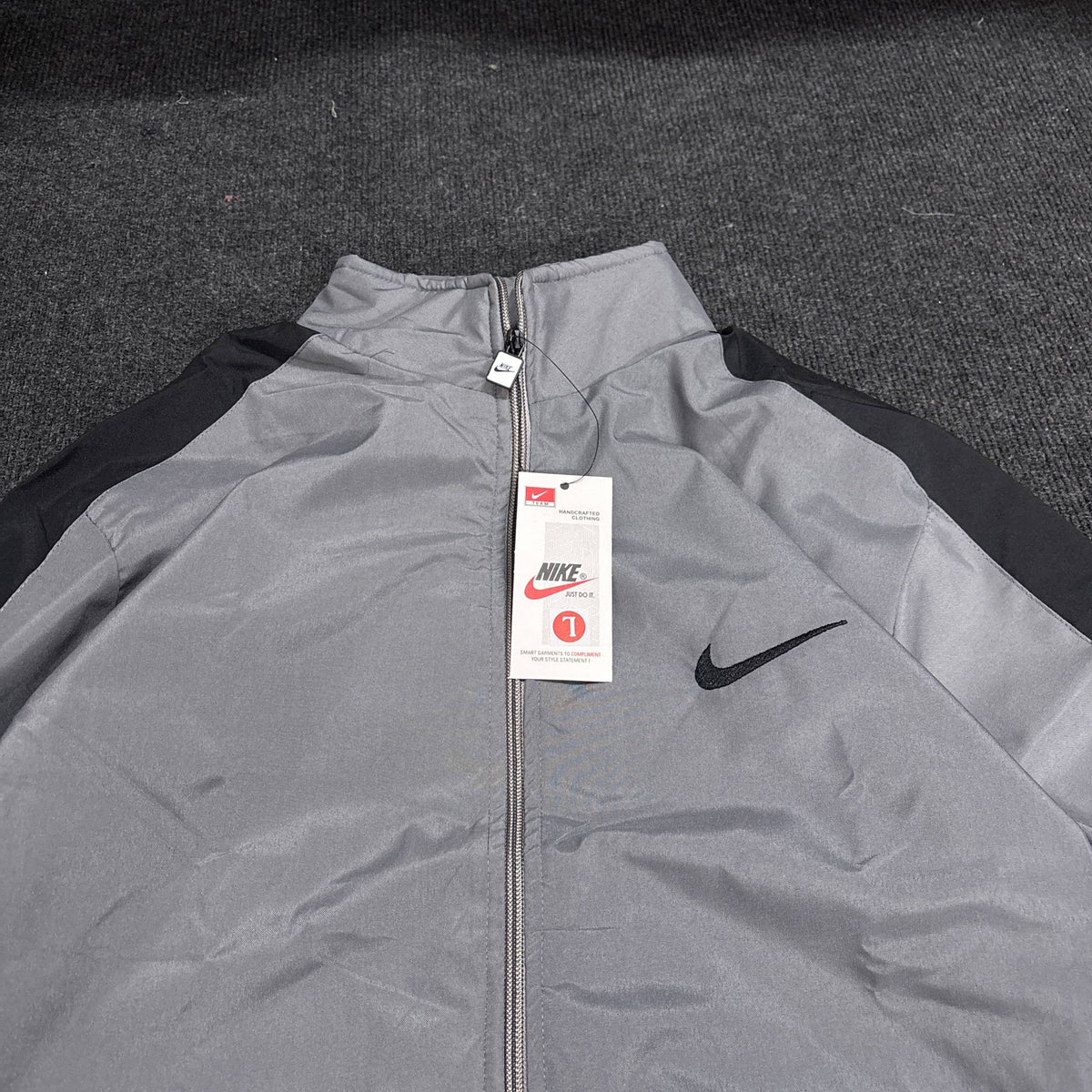 NIKE GREY BLACK JACKET