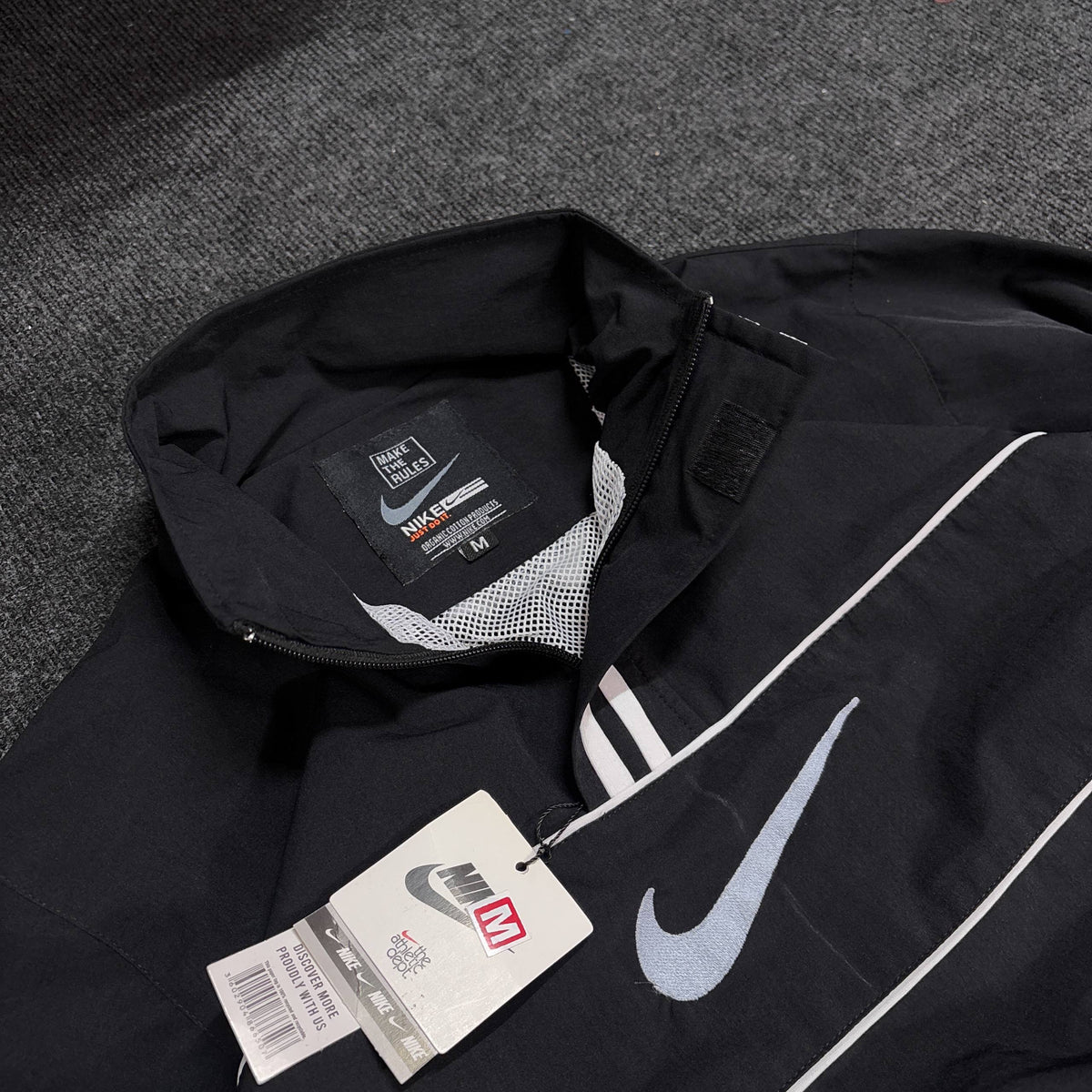 NIKE BLACK JACKET
