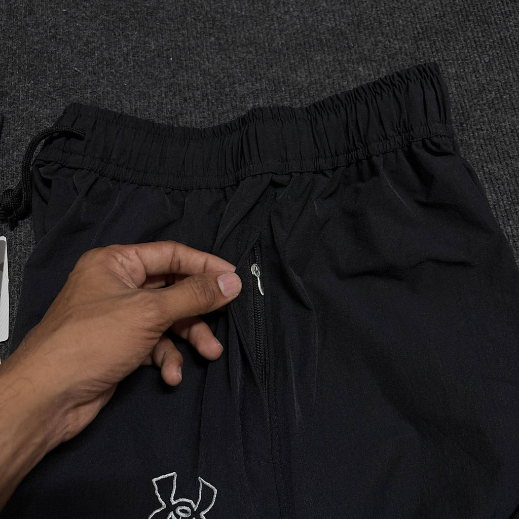 UNDR ARMR BLACK TRACK