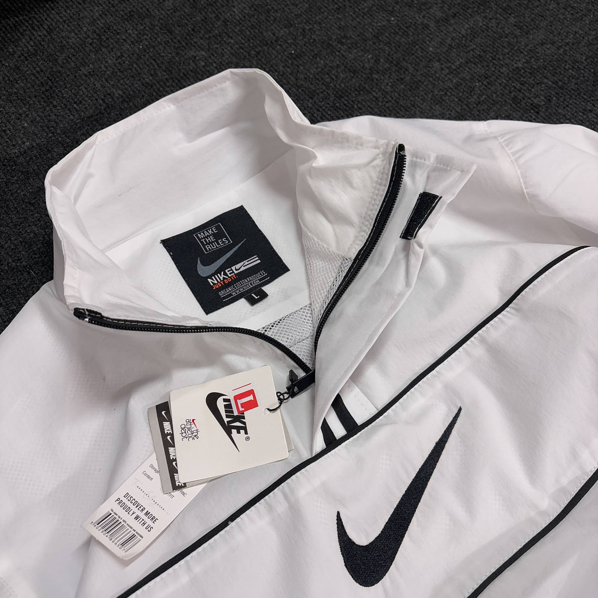 NIKE WHITE JACKET