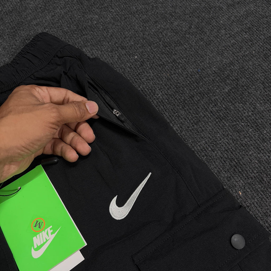 NIKE CARGO TRACK