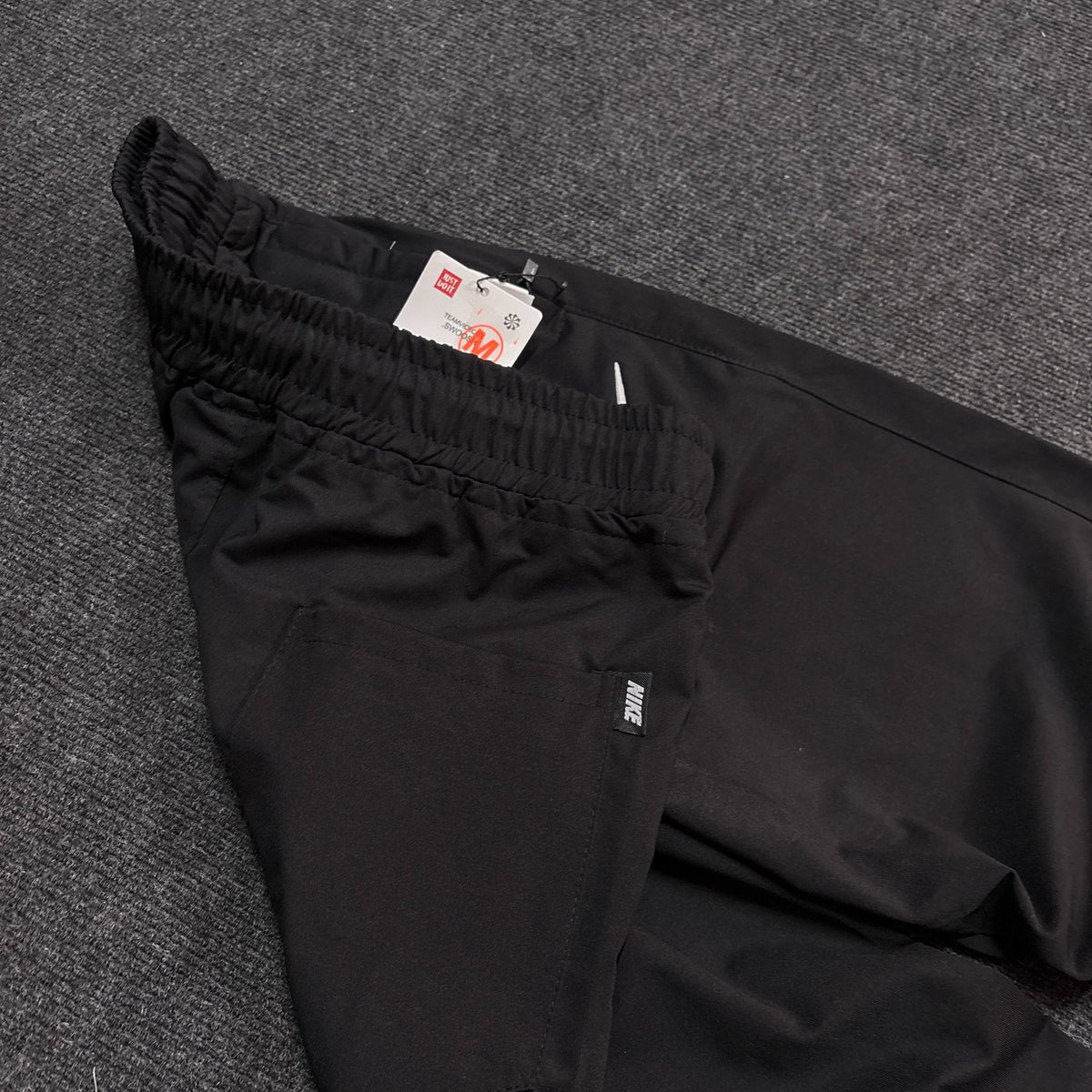 NIKE PREMIUM BLACK CONVERTIBLE TRACK