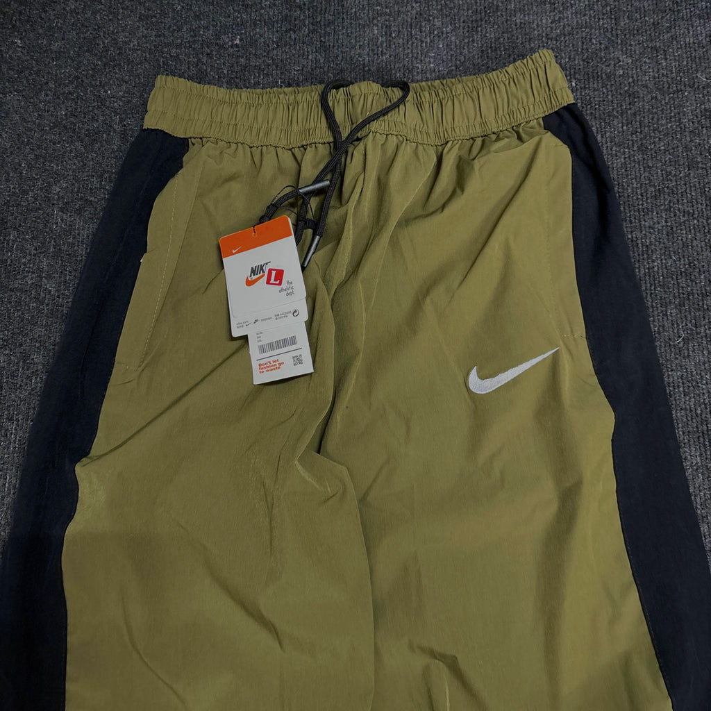 NIKE GREEN CONVERTIBLE TRACK