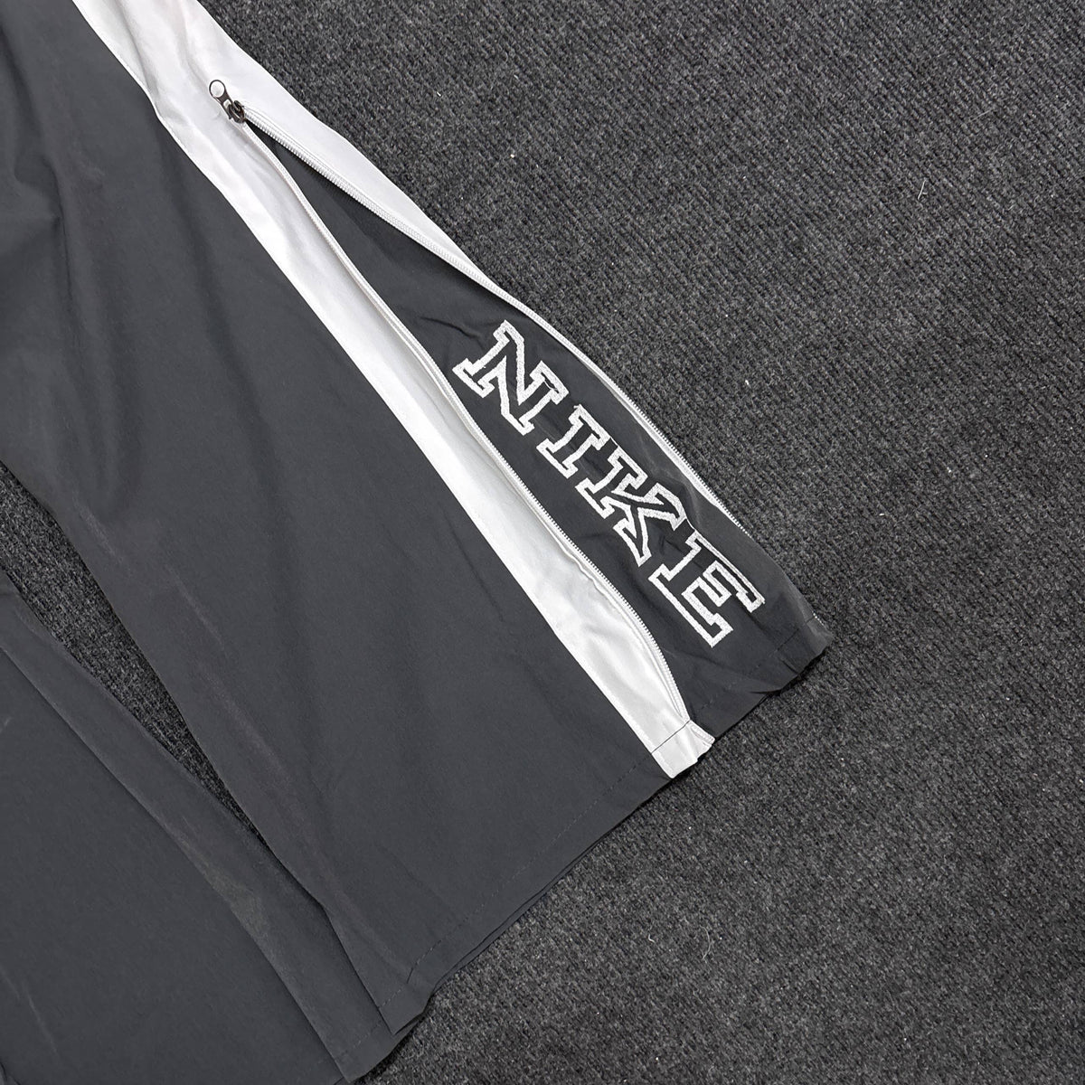 NIKE GREY CONVERTIBLE TRACK