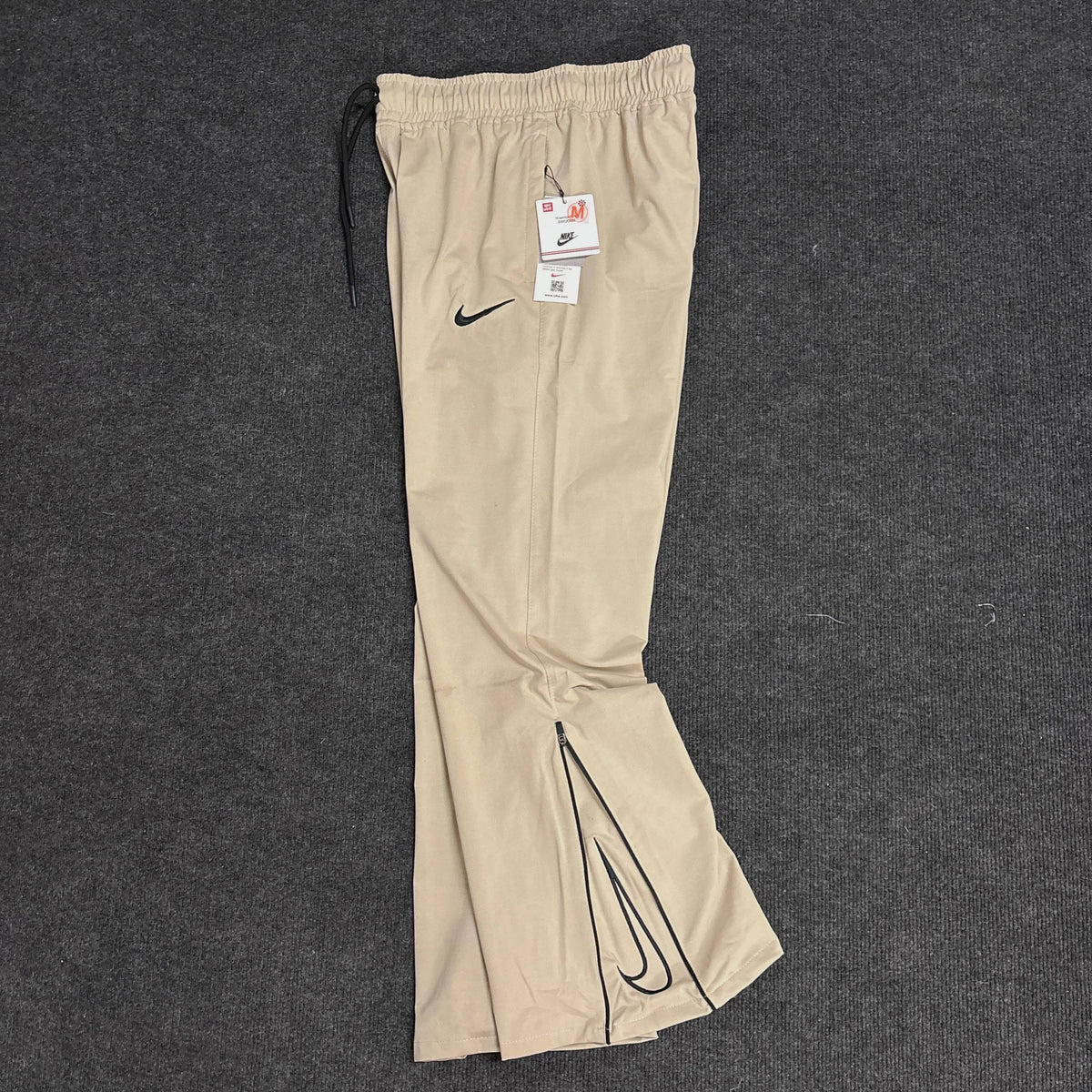 NIKE PREMIUM BEIGE CONVERTIBLE TRACK
