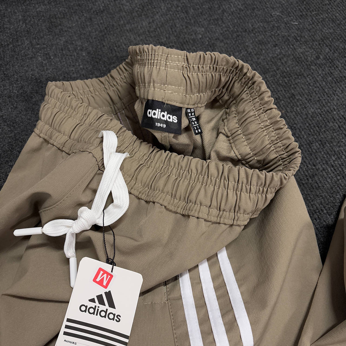 ADIDAS PREMIUM BEIGE TRACK