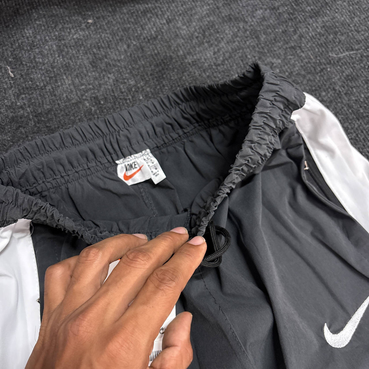 NIKE GREY CONVERTIBLE TRACK
