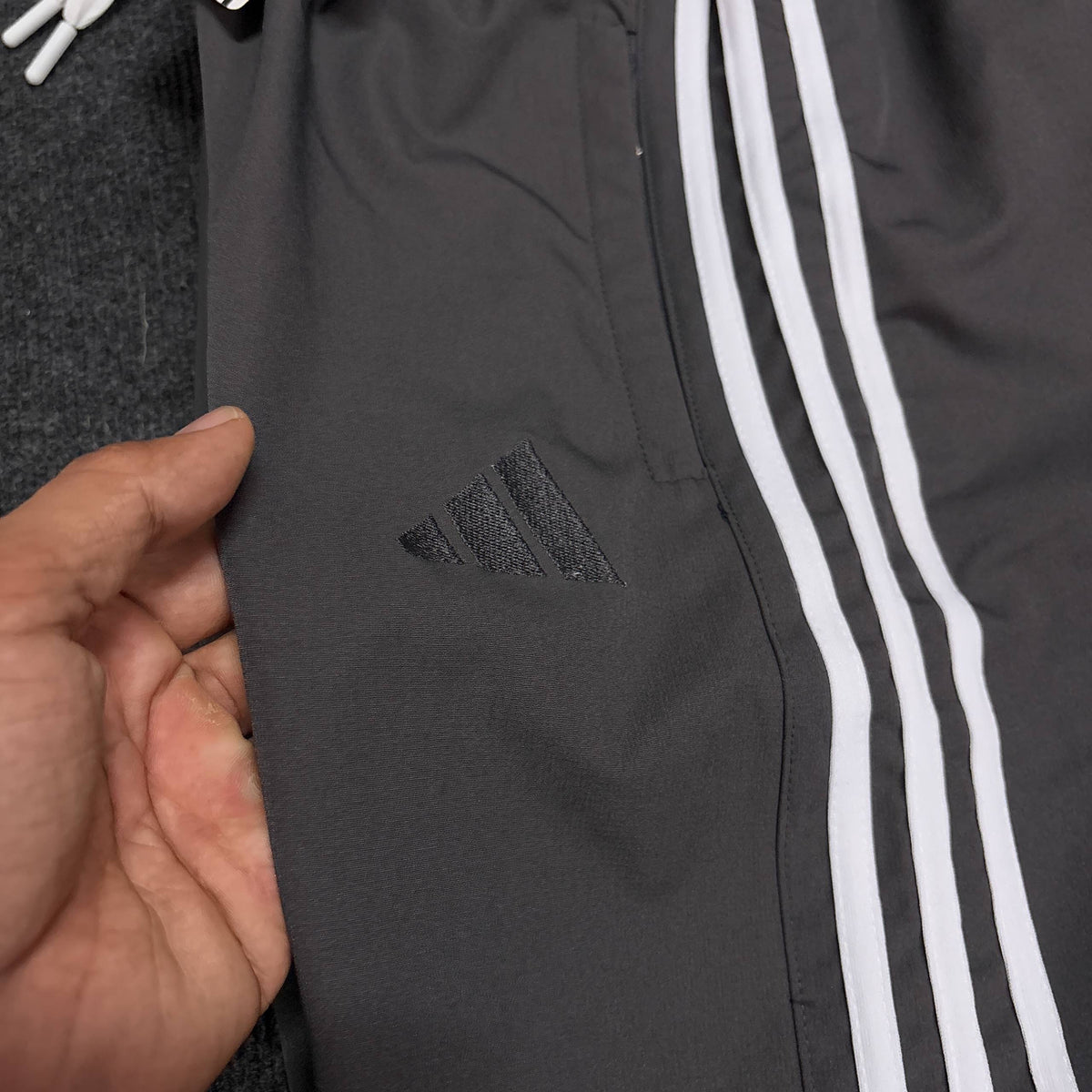 ADIDAS PREMIUM DGREY TRACK