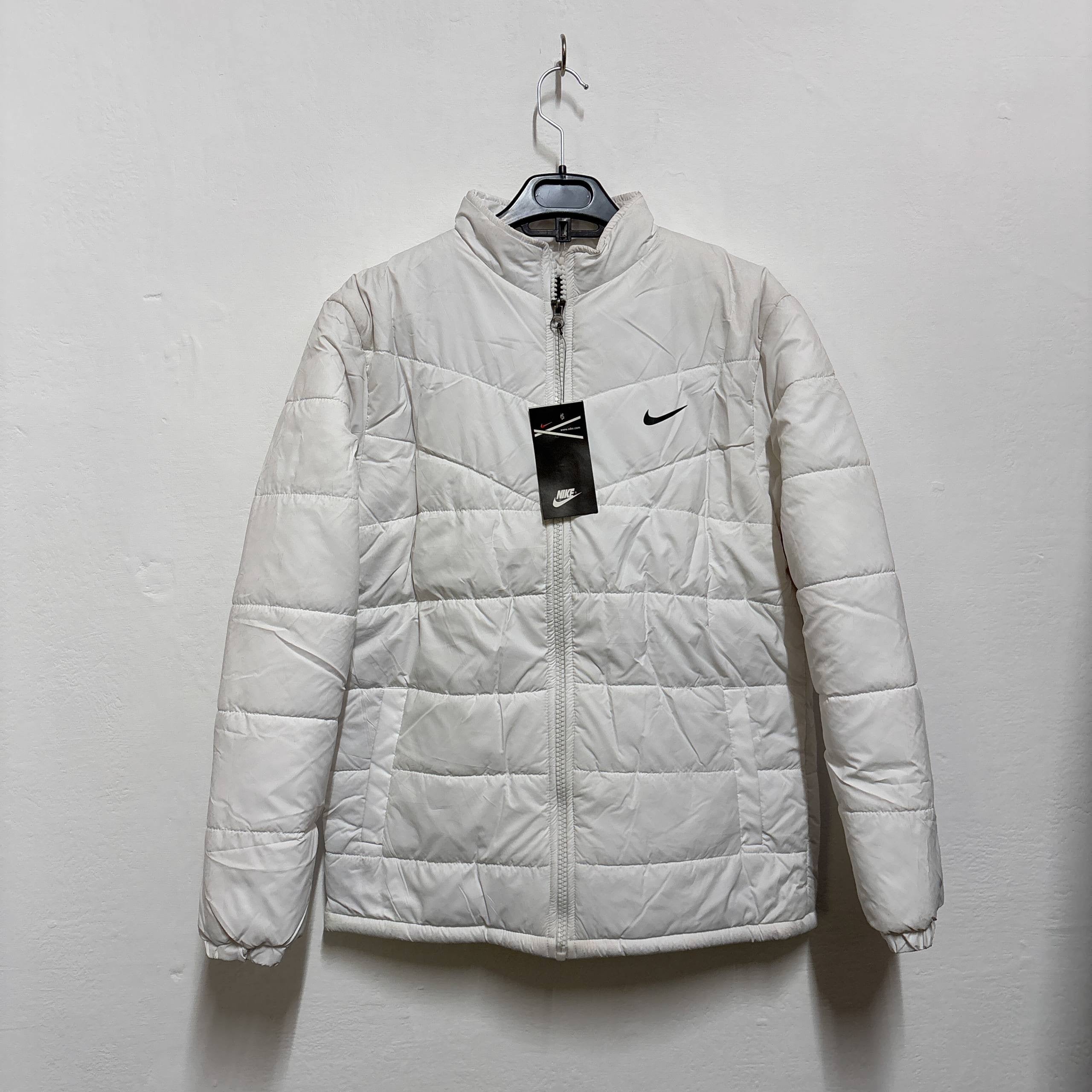 NIKE WHITE PUFFER