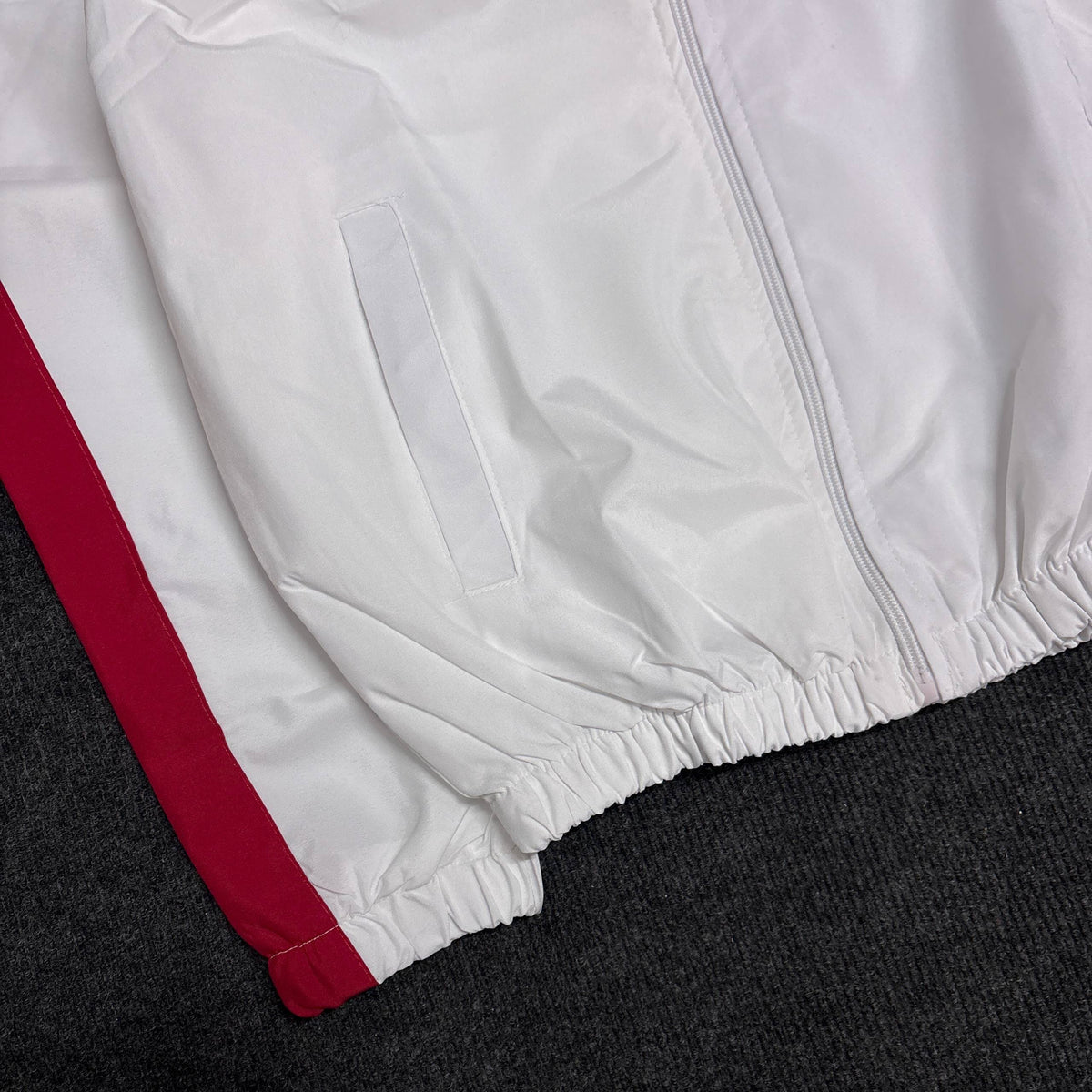 NIKE WHITE RED JACKET