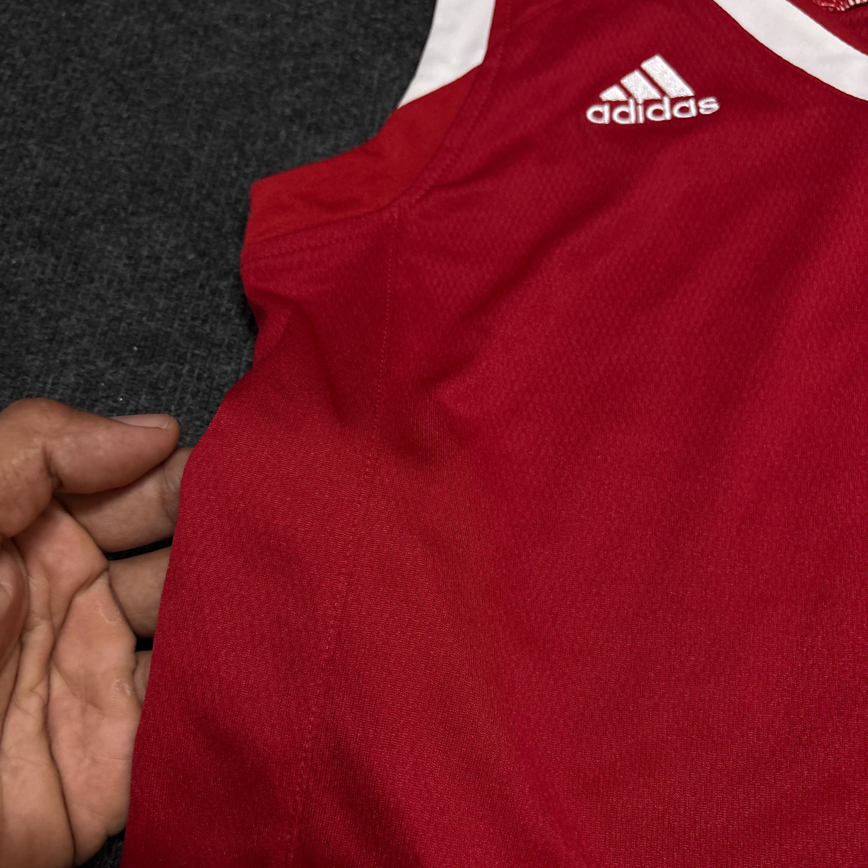 ADIDS SLEEVELESS JERSEY