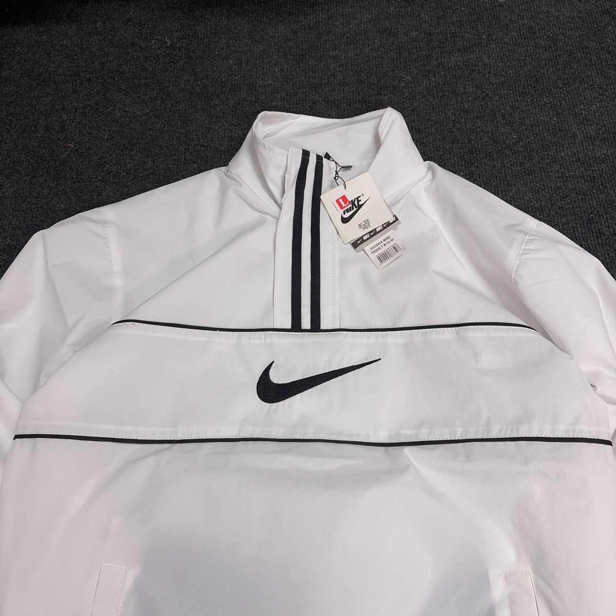NIKE WHITE JACKET