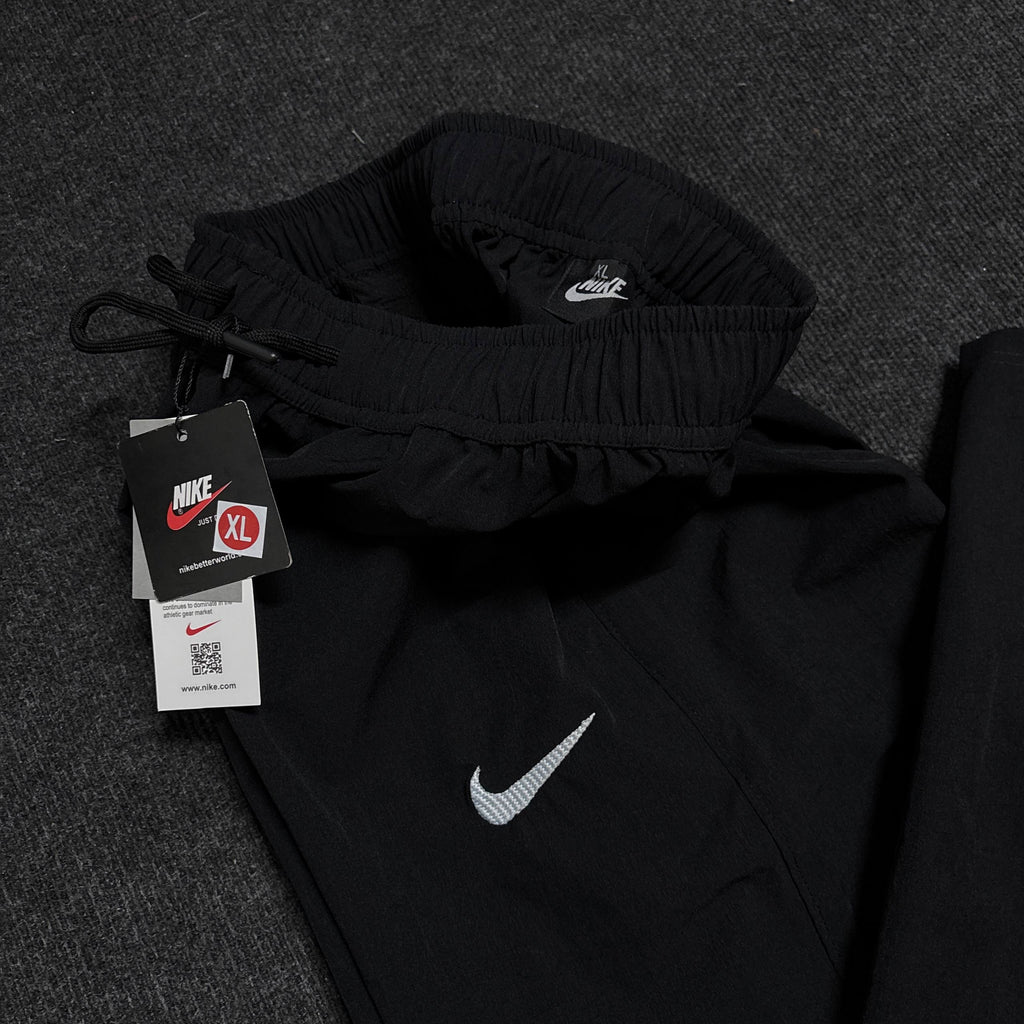 NIKE BLACK TRACK
