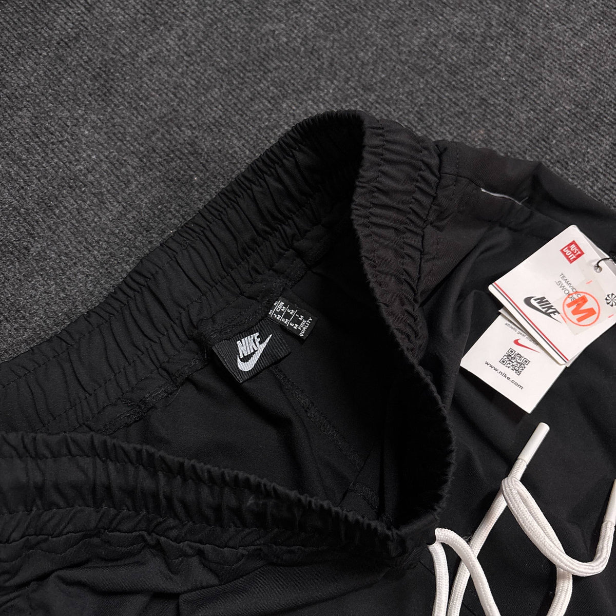 NIKE PREMIUM BLACK CONVERTIBLE TRACK