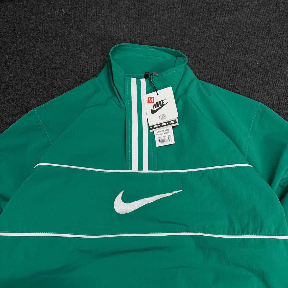NIKE GREEN JACKET