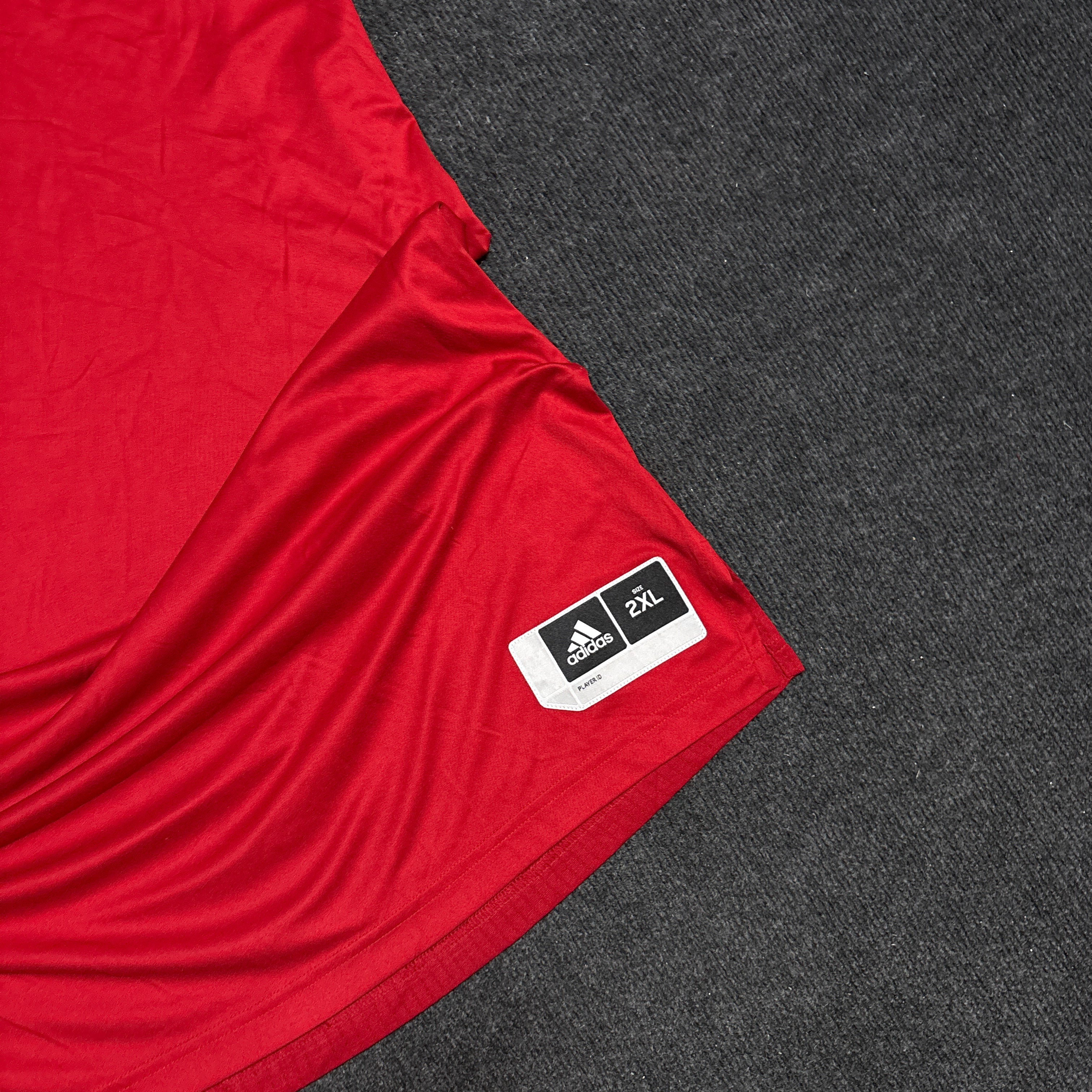 ADIDS SLEEVELESS JERSEY