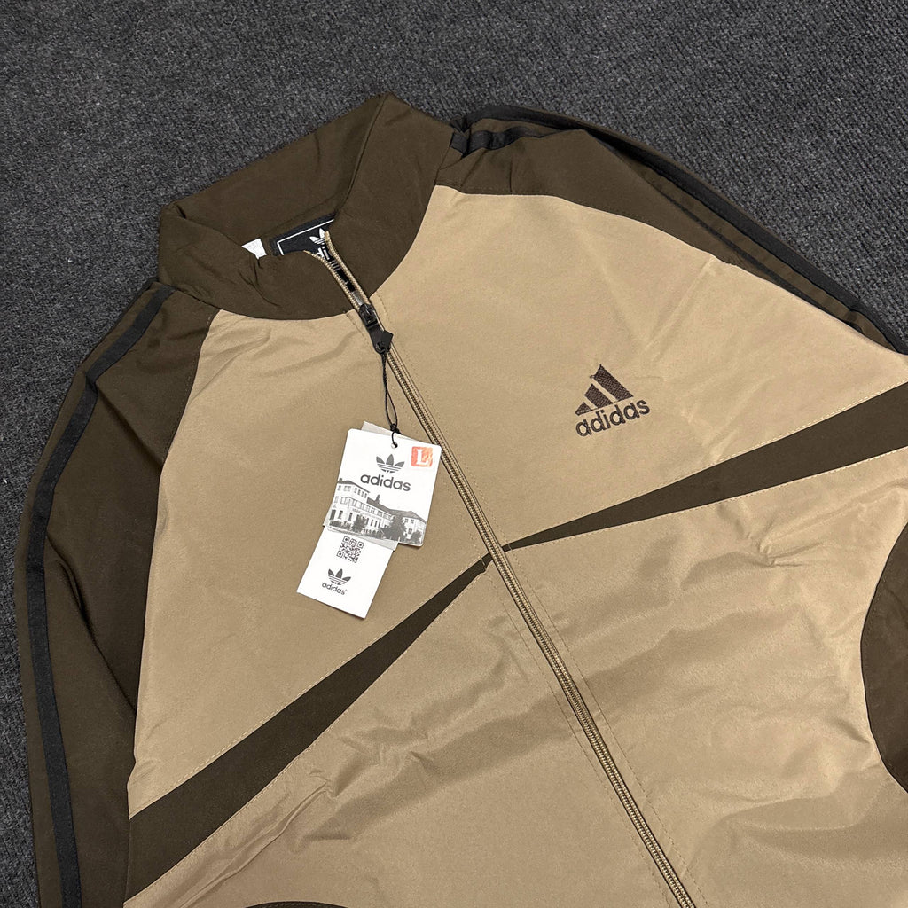 ADIDS LIGHT JACKET