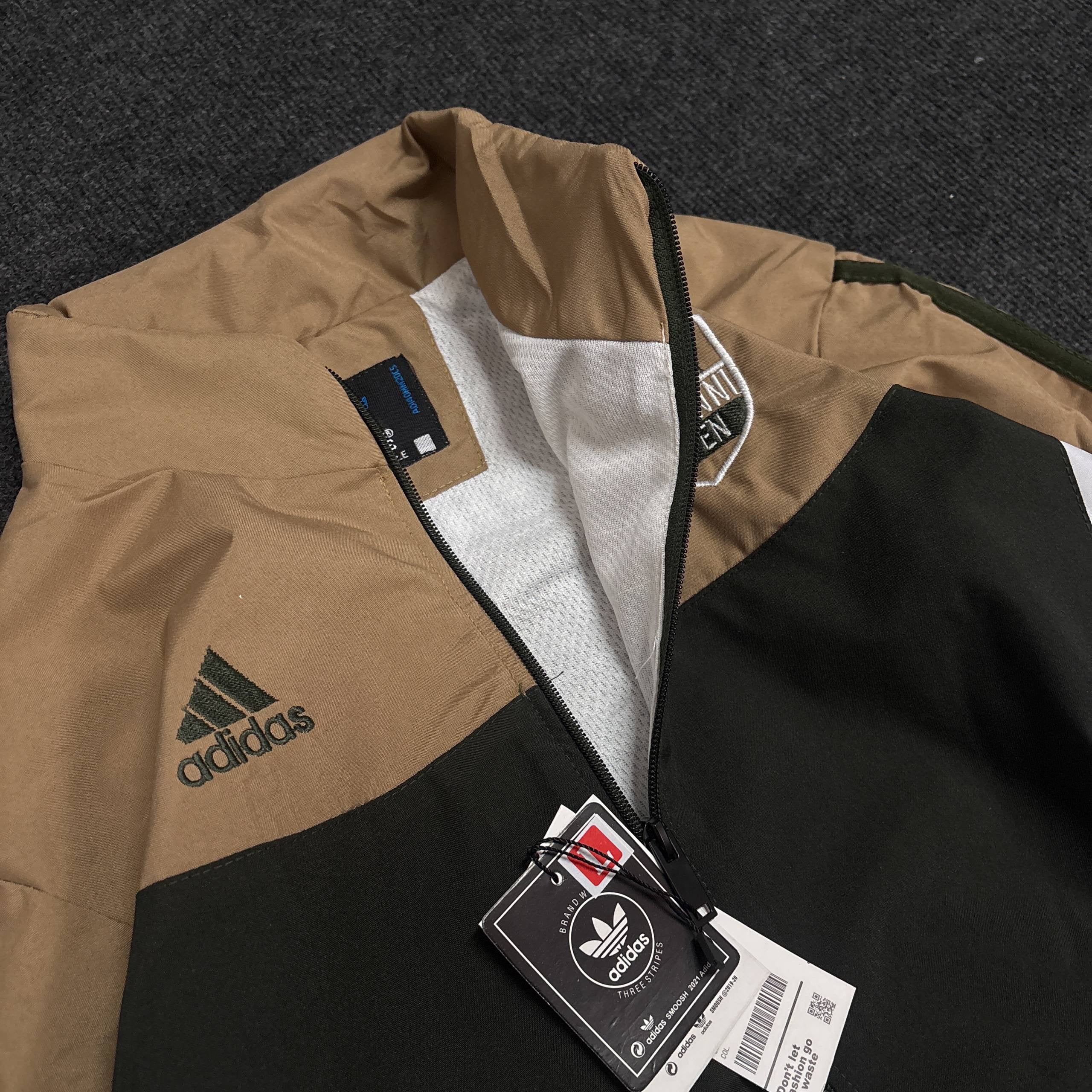 BEIGE GREEN RETRO JACKET