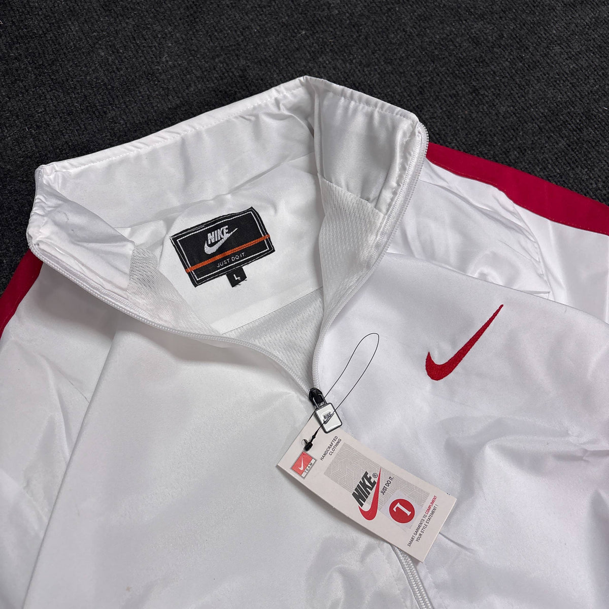 NIKE WHITE RED JACKET