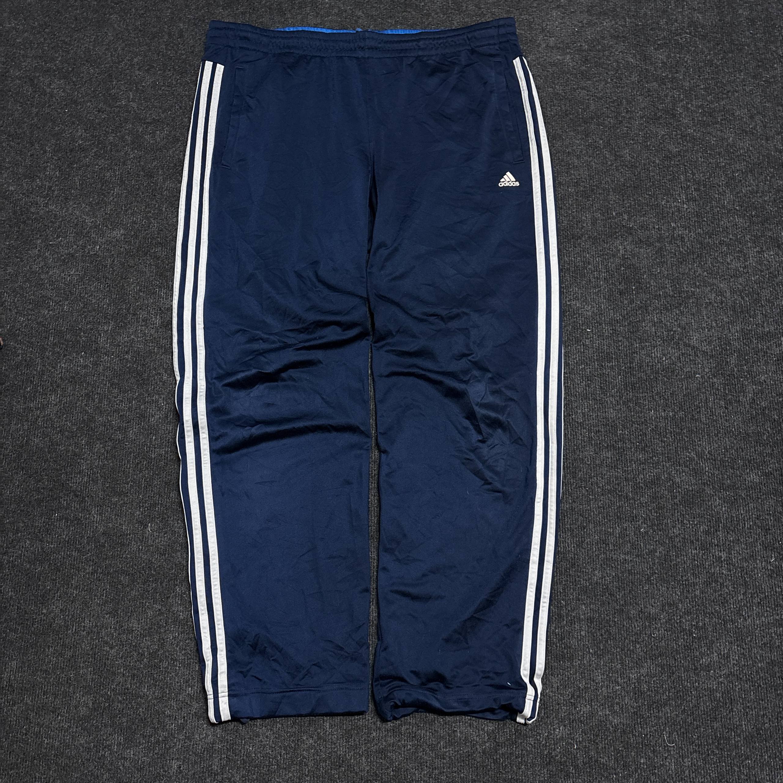 ADIDS BLUE TRACK