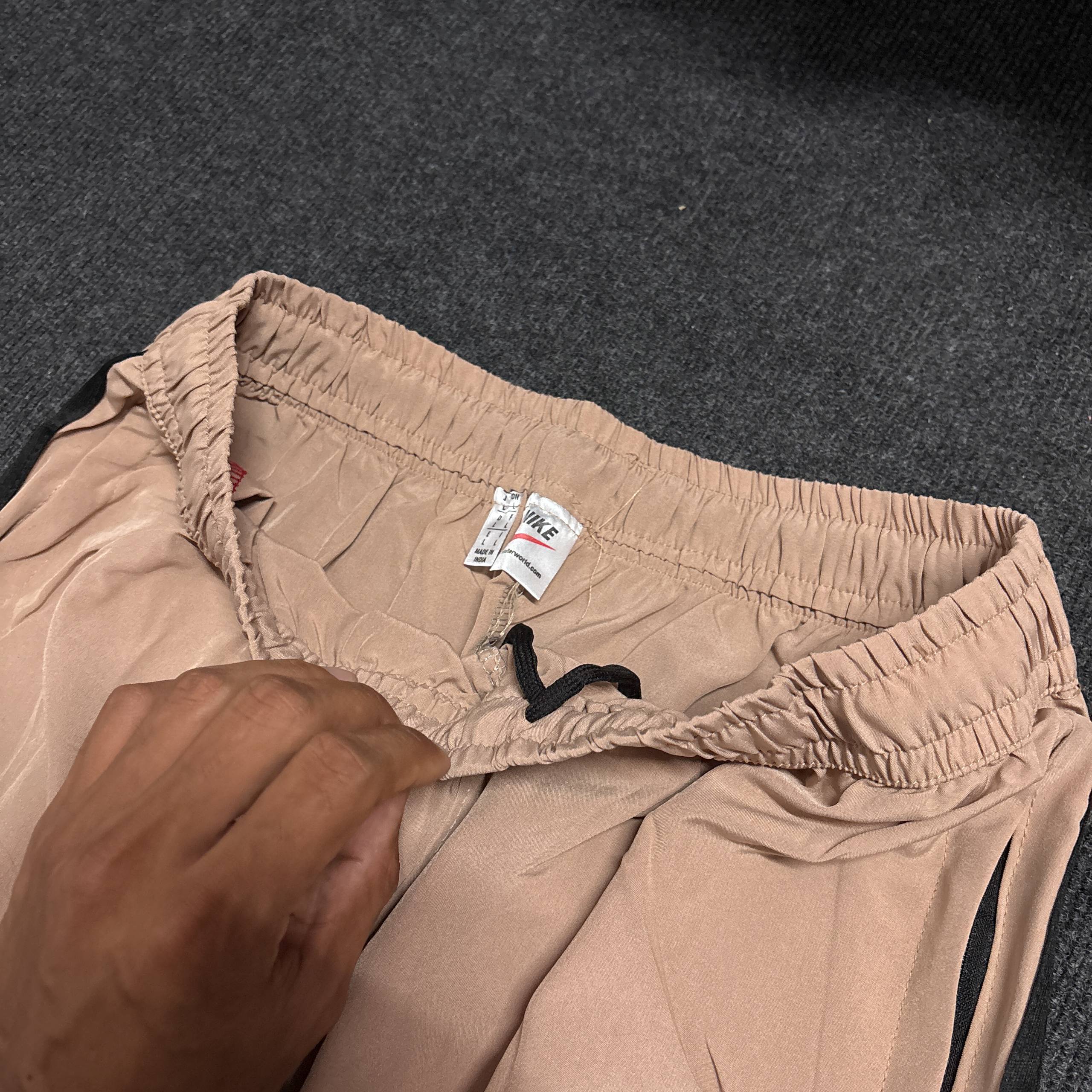 NIKE TRACK PANT