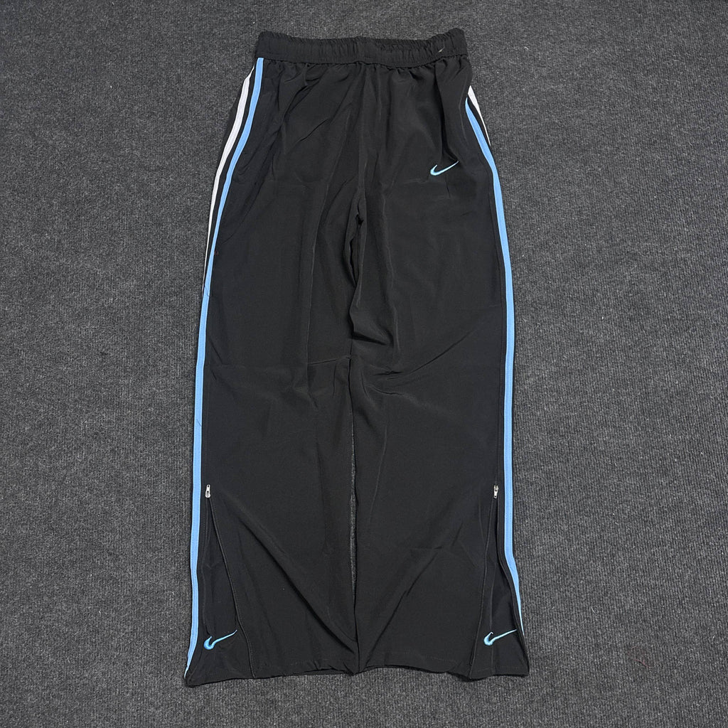 BLACK NIKE TRACK