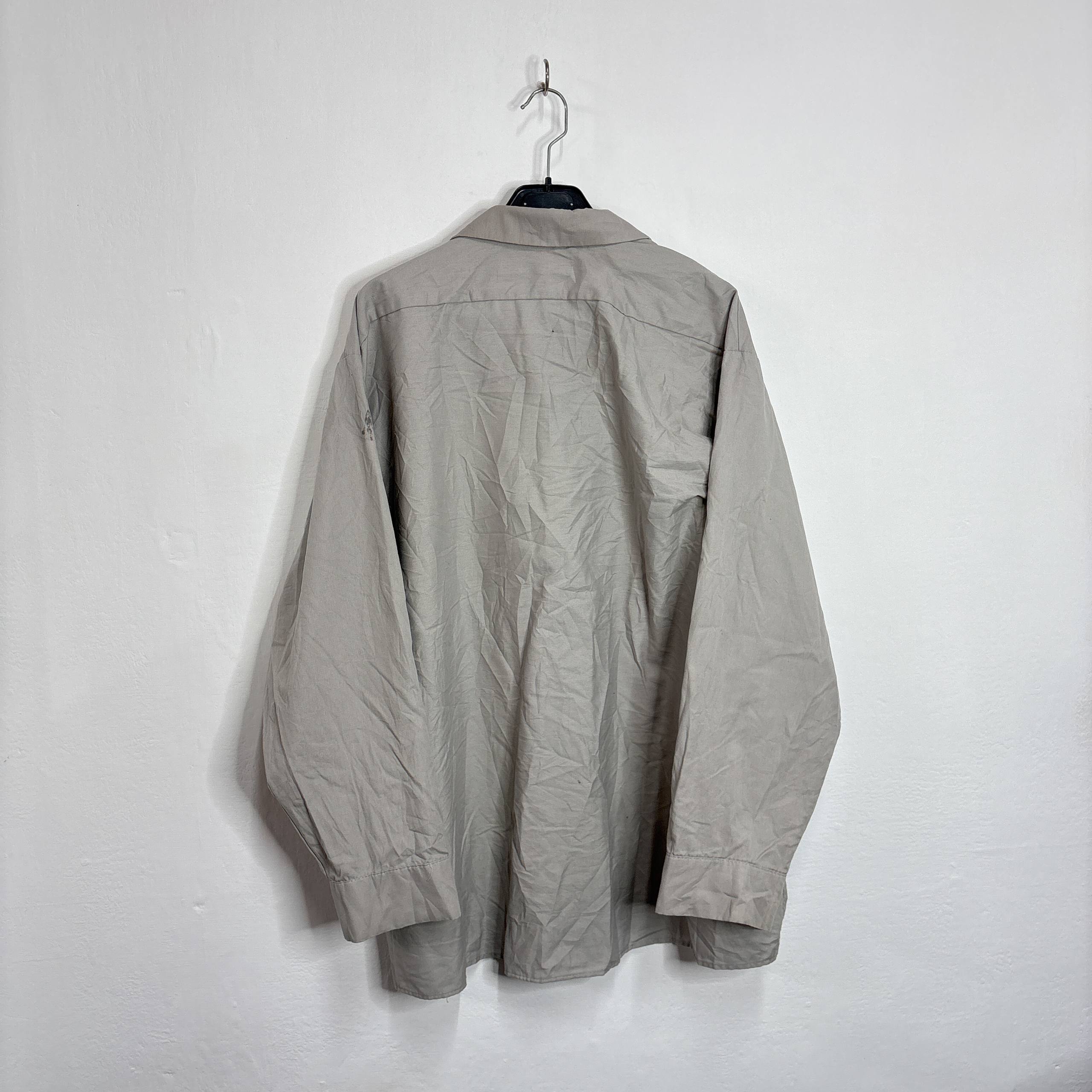 GREY SHIRT