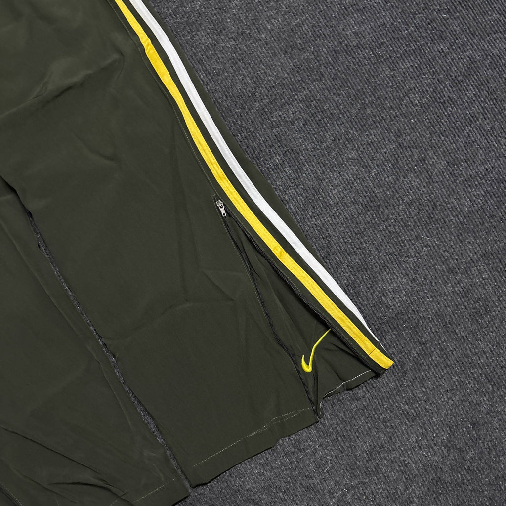 GREEN NIKE TRACK