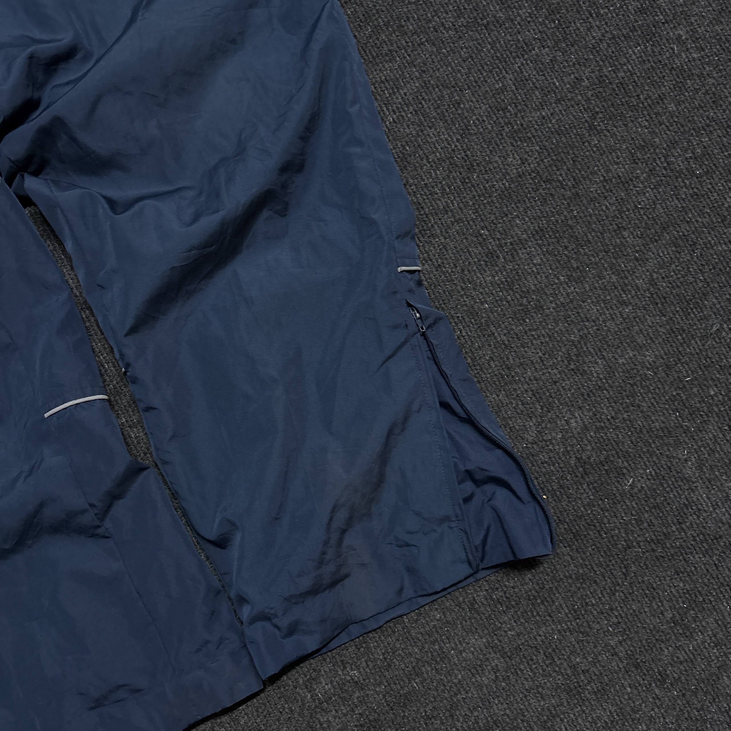 UMBRO BLUE TRACK