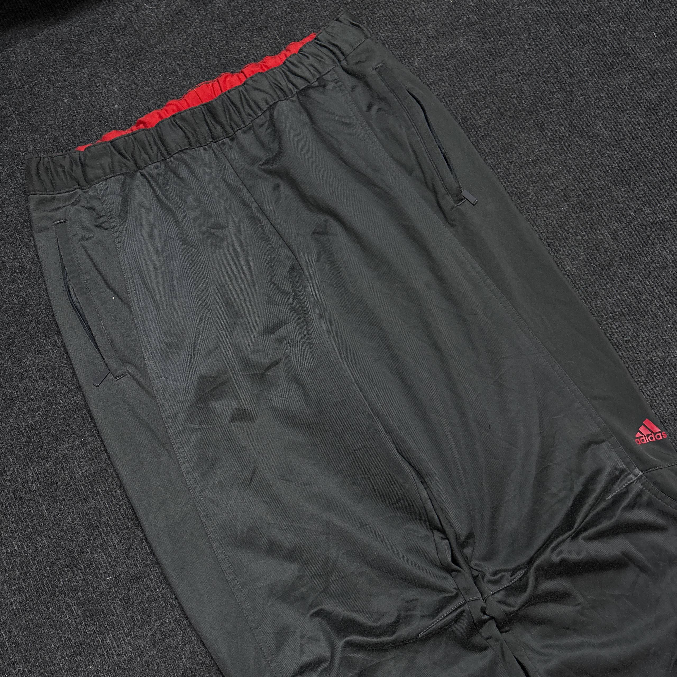ADIDS DARK TRACK