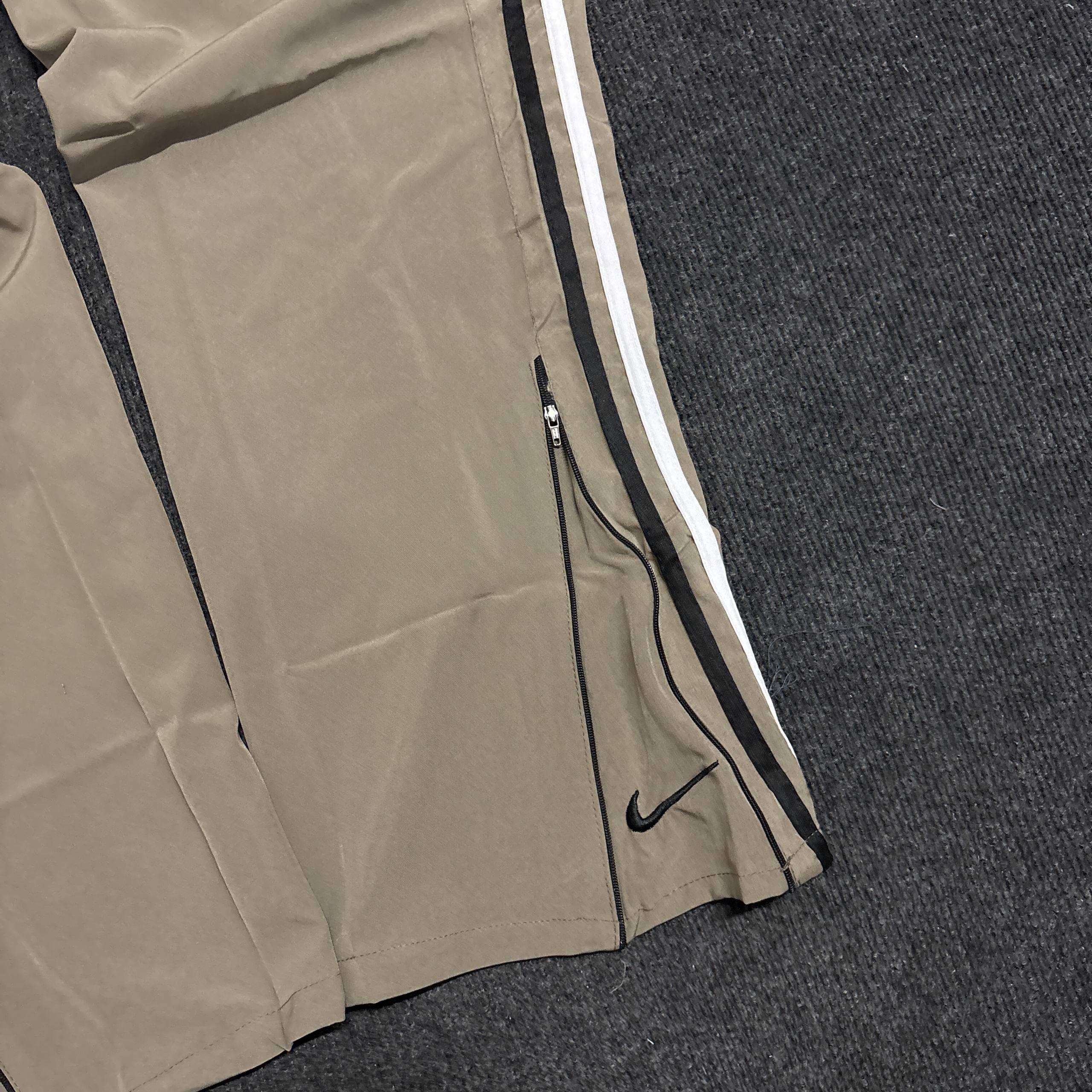 NIKE TRACK PANT