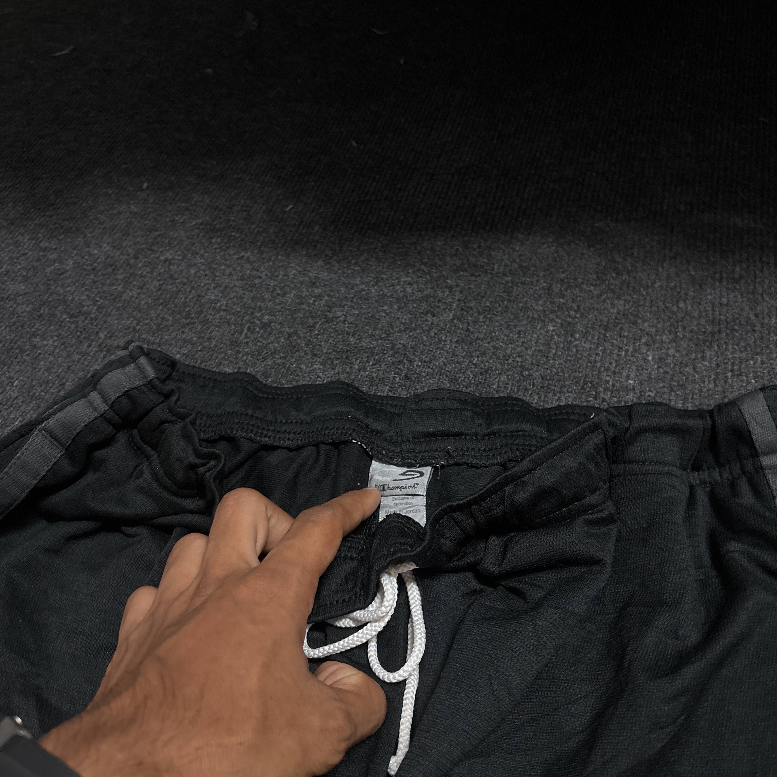 CG black track