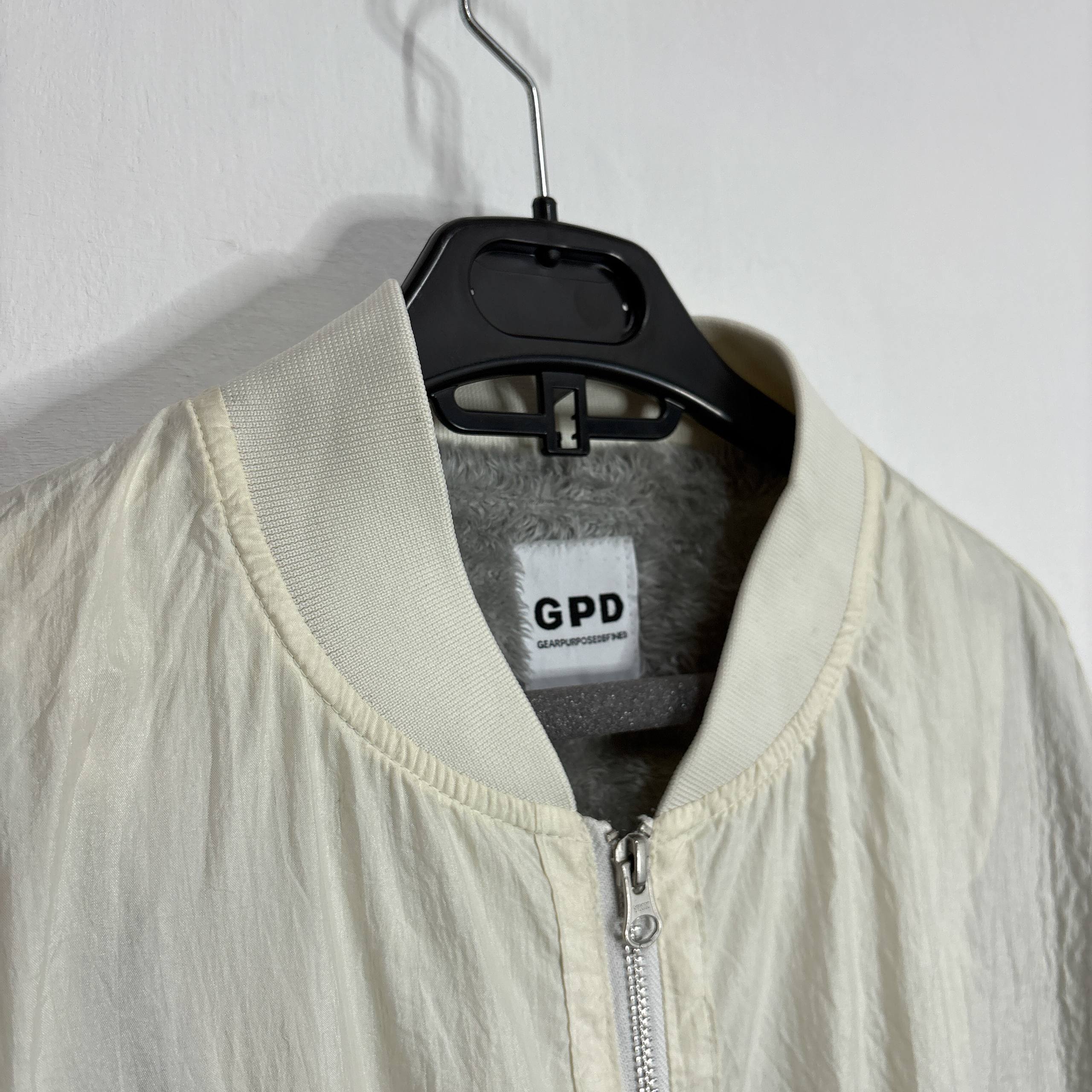WHITE PUFFER JACKET