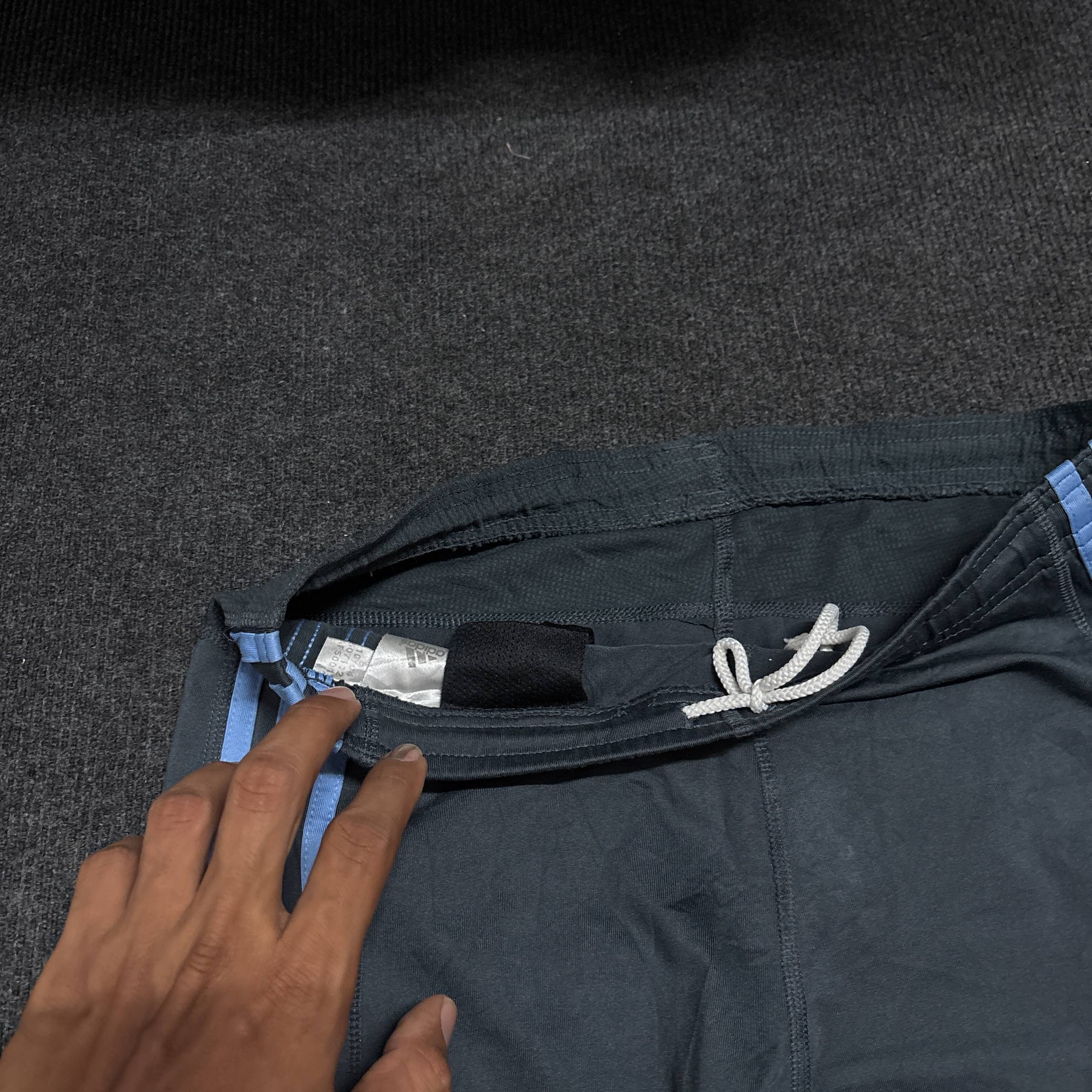 ADIDS TRACK PANT
