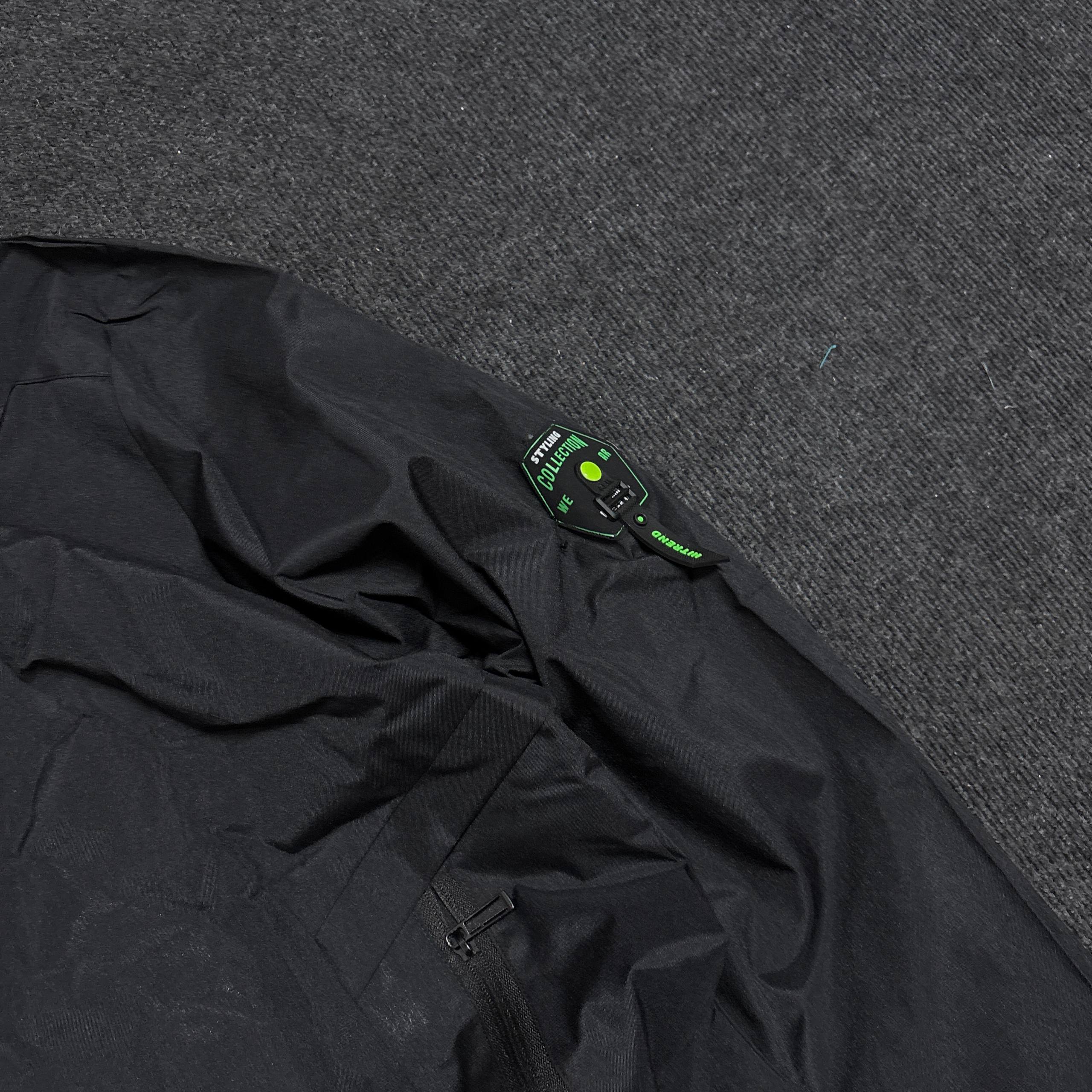 BLACK UOE JACKET