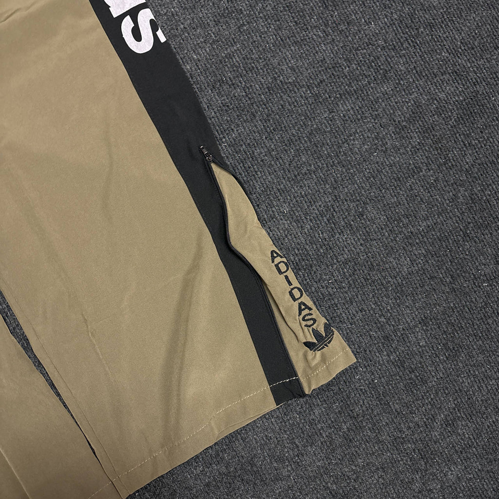 ADIDAS KHAKI BLACK TRACK