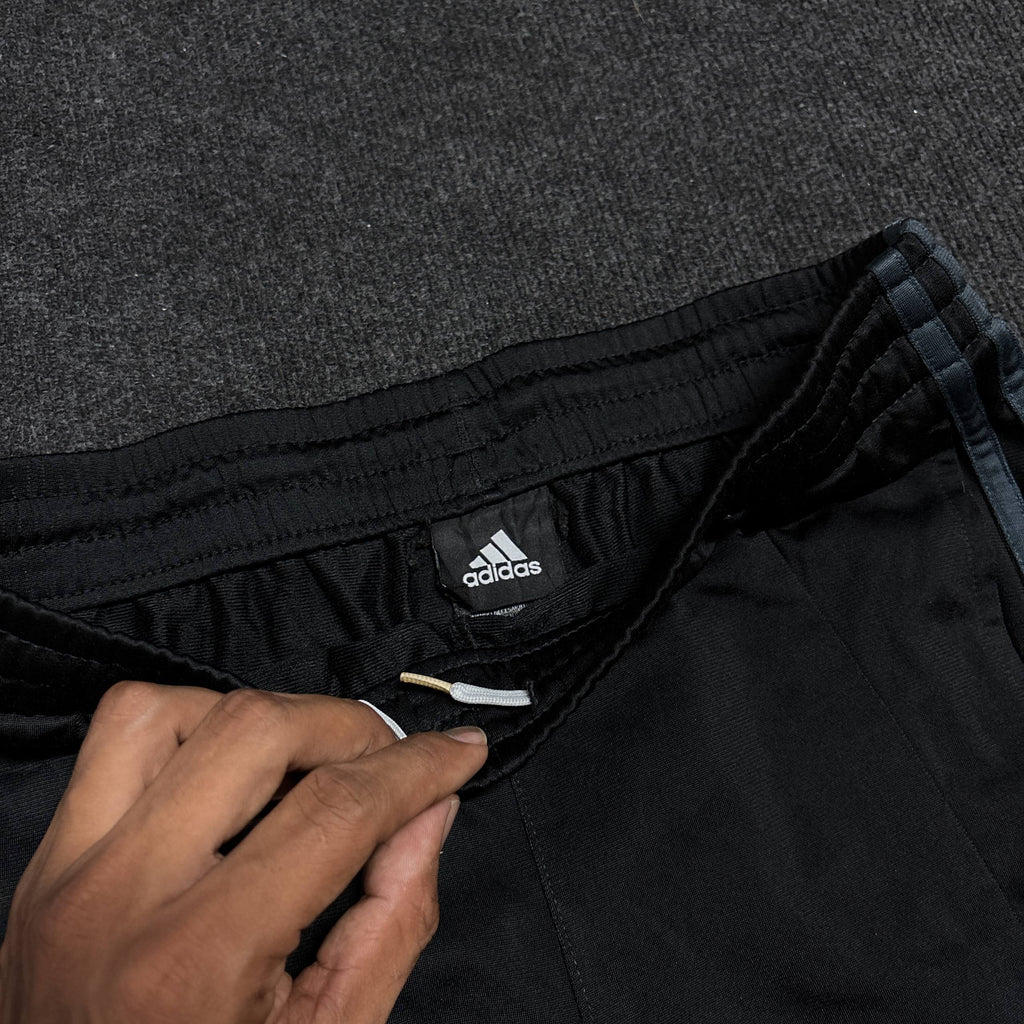 ADIDS BLACK TRACKPANT