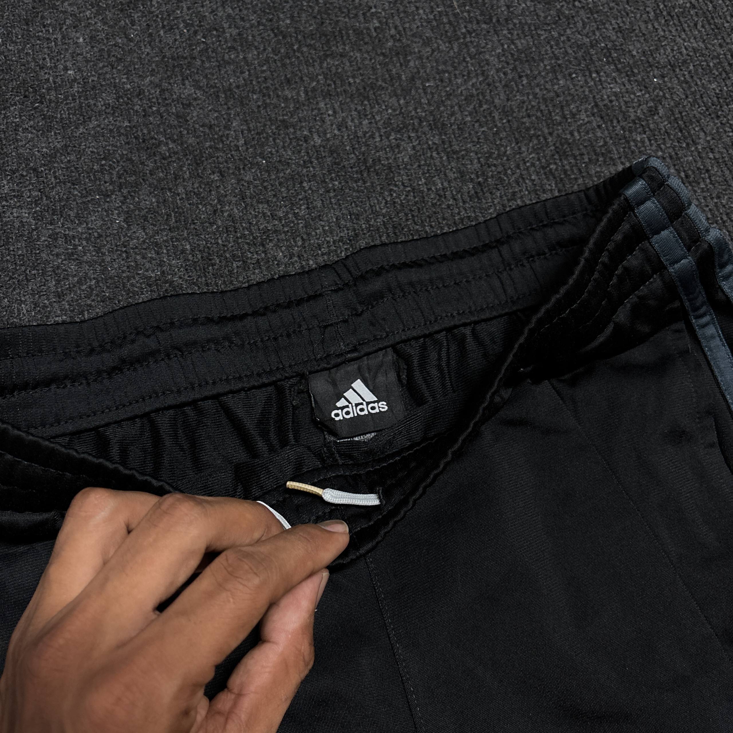 ADIDS BLACK TRACKPANT